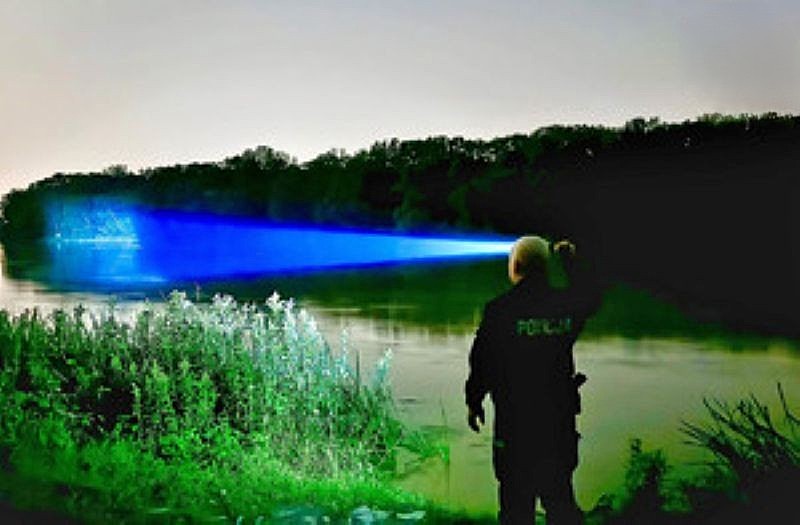 Przypominające pumę zwierzę było widziane w gminie Zatory. Pułtuscy policjanci uczestniczą w poszukiwaniach